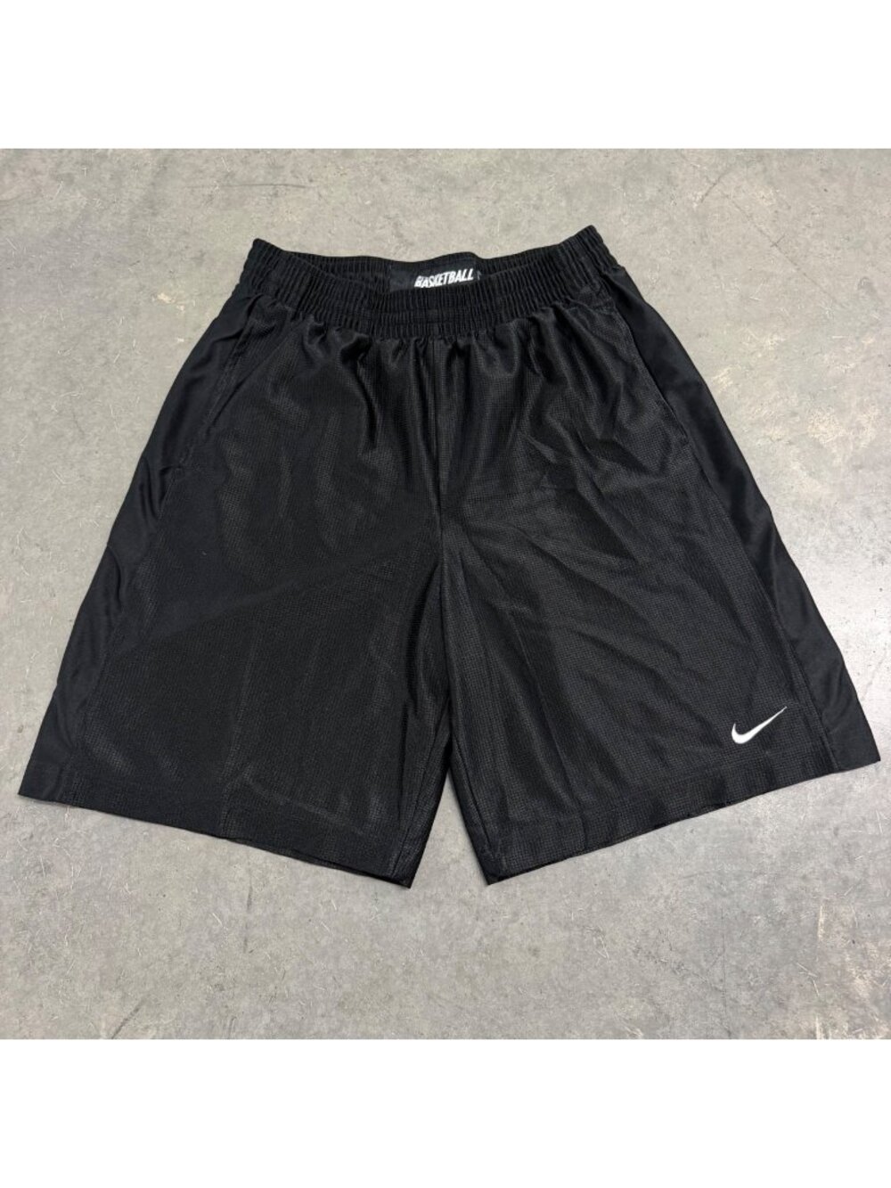 Nike 2000s Black Basketball Mesh Shorts